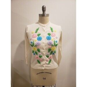 Vintage 1960s Parisienne Floral Embroidered Cardigan 3/4 Sleeve Cream Size Small